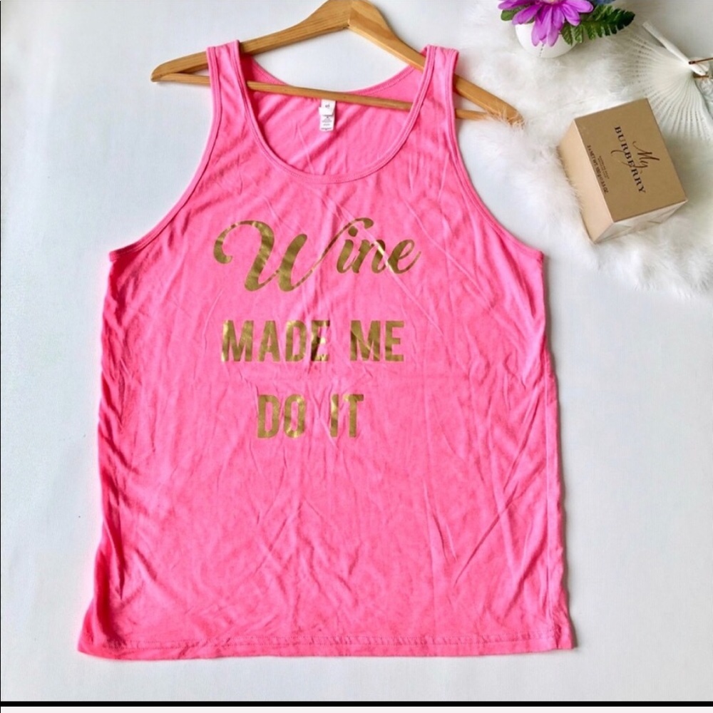 Graphic tee muscle tee size M
